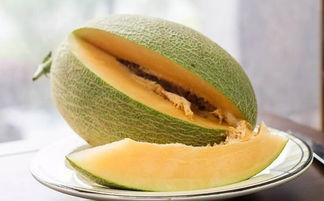 吃哈密瓜喉咙不舒服,喉咙不适需注意